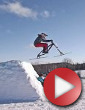 Video: 26 metrů na snowbike