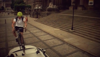 Video: nasaď si kolo na nosič jako Chris Akrigg