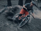 Video: Rise ft. Sterling Christenson - ježdění v prachu po lesním požáru