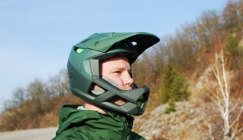 Test: Endura MT500 Full Face - lehká a bezpečná integrální helma