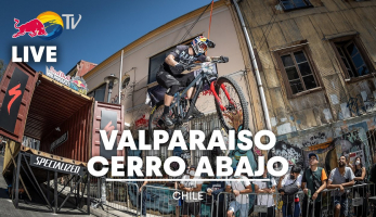 Tomáš Slavík vyhrává městský sjezd Red Bull Valparaiso Cerro Abajo 2023