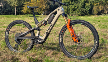 Test: Whyte E-lyte 150 Works - neskutečná ovladatelnost i potenciál