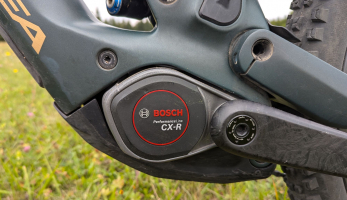 Test: jemně dávkovaná brutální síla - Bosch Performance Line CX-R + závodní ABS Race 