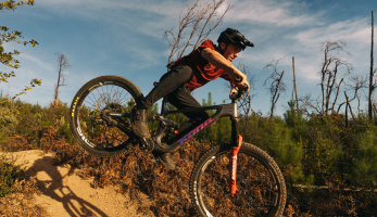 Novinky Fox pro rok 2025: boty Fox Union BOA, přilba Speedframe a chrániče Fox Enduro Pro