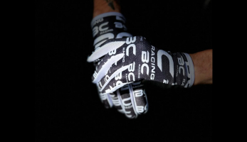 Vyrobeno v ČR - BC Racing představuje dlouhoprsté rukavice