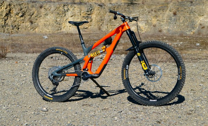 Test: Ibis HD6 - první mullet a hromada zdvihu