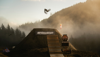 Sleeper shreddit - Red Bull Hardline British Columbia ve 4 minutách