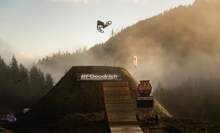 Sleeper shreddit - Red Bull Hardline British Columbia ve 4 minutách