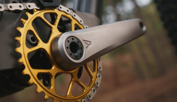 Novinka: titanové kliky Atherton Bikes - DH homologace, 11 délek a hmotnost pod půl kila 