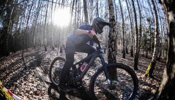 Zimní otvírák v jarním balení: Blinduro Zima 2026 na Slapech zalilo slunce