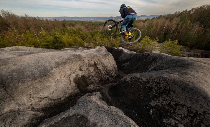 Adam Kappel tváří nového Cannondale Bad Habit
