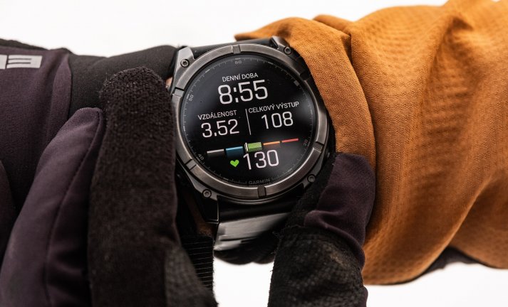 Test: hodinky Garmin Fenix 8 AMOLED - držák s výdrží 