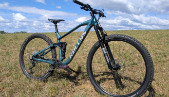 Test: Kellys Tyke 50 - spousta trailové zábavy za 50 tisíc korun