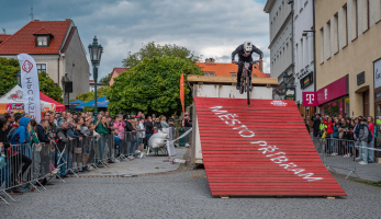 Svatohorský Downtown: v sobotu vypukne jubilejní městská show, na startu Tomáš Slavík a na afterparty PSH