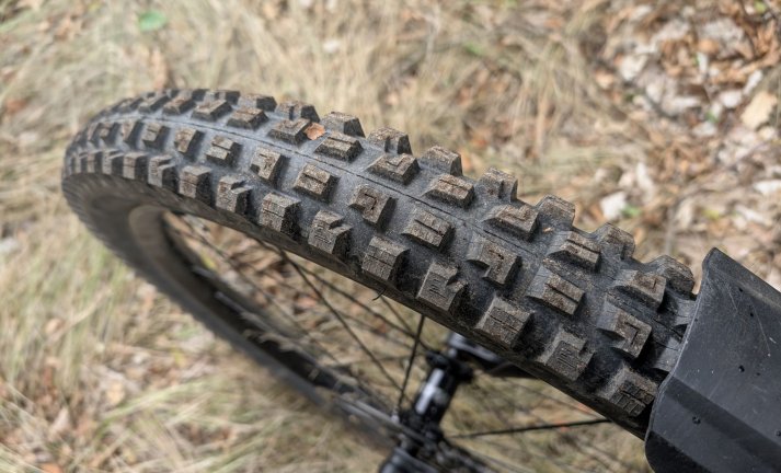 Test: pláště Maxxis Minion DHX - nový vzorek a nová konstrukce, která dovolí snížit tlak
