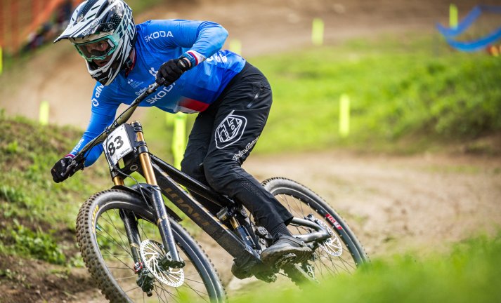 Mistrovství světa UCI ve sjezdu 2026 ve Val di Sole, jak se dařilo našim reprezentantům?