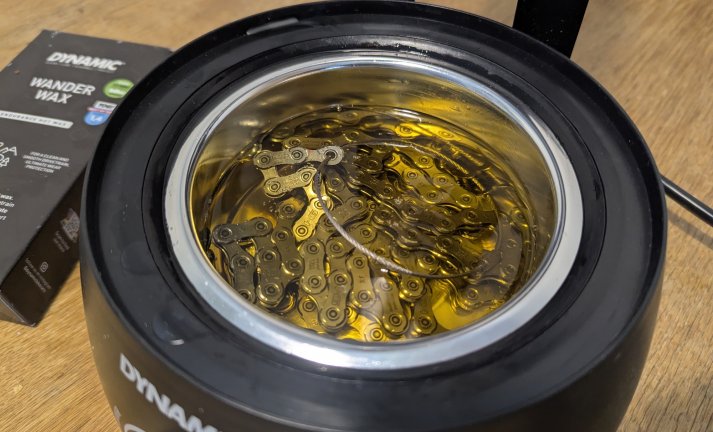 Test: Sbohem špinavému řetězu! Voskování s Dynamic Wander Wax mě naprosto dostalo